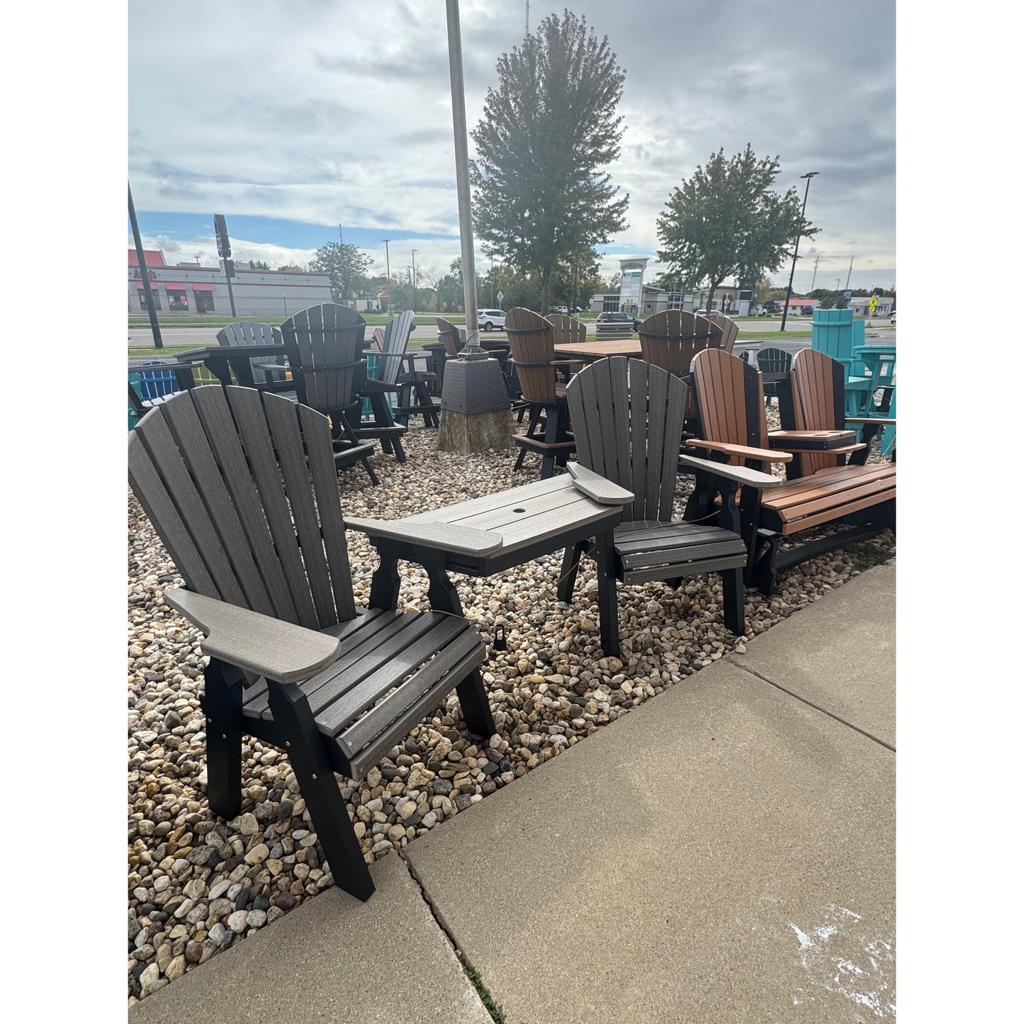 Creekside Classic Tete-A-Tete in Black and Coastal Gray