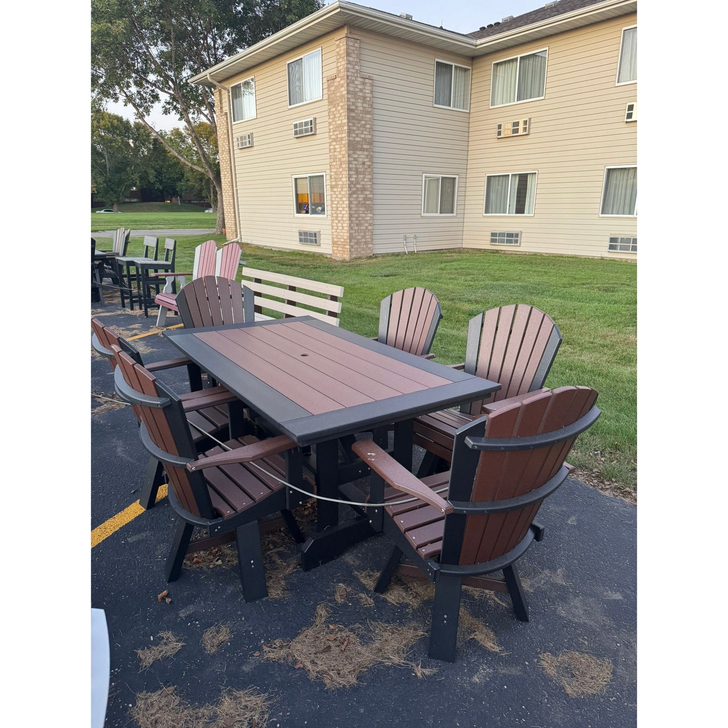 6' Dining Table with 6 Classic Swivel Dining Chairs in Black and Brown