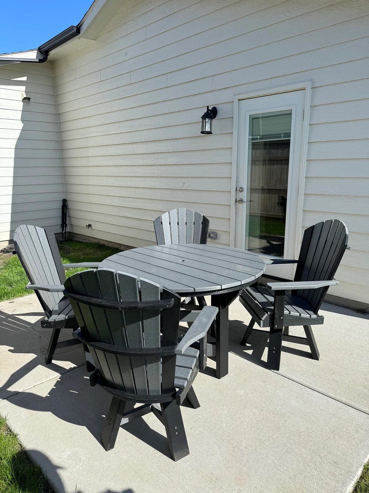 48" Round Bar Table with 4 Swivel Chairs