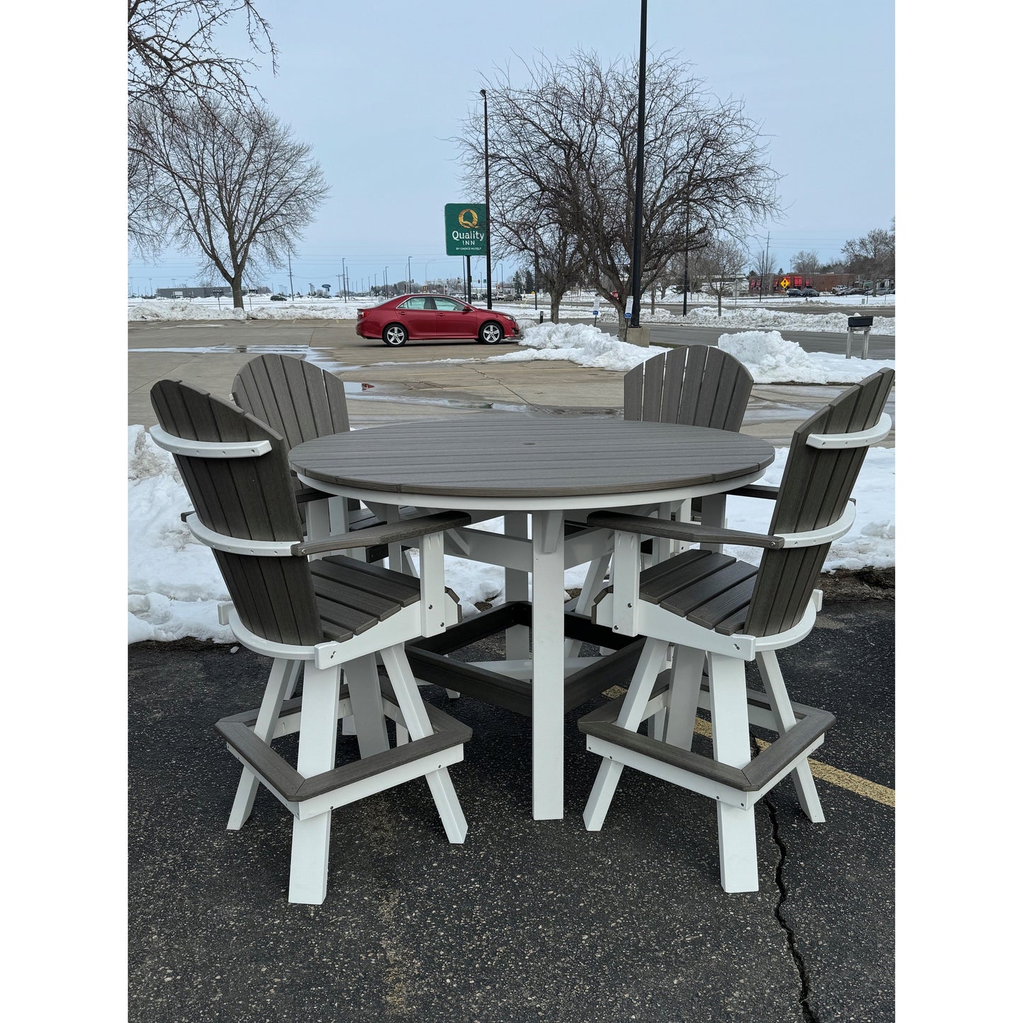 60" Round Bar Table with 6 Classic Swivel Bar Chairs in White/Coastal