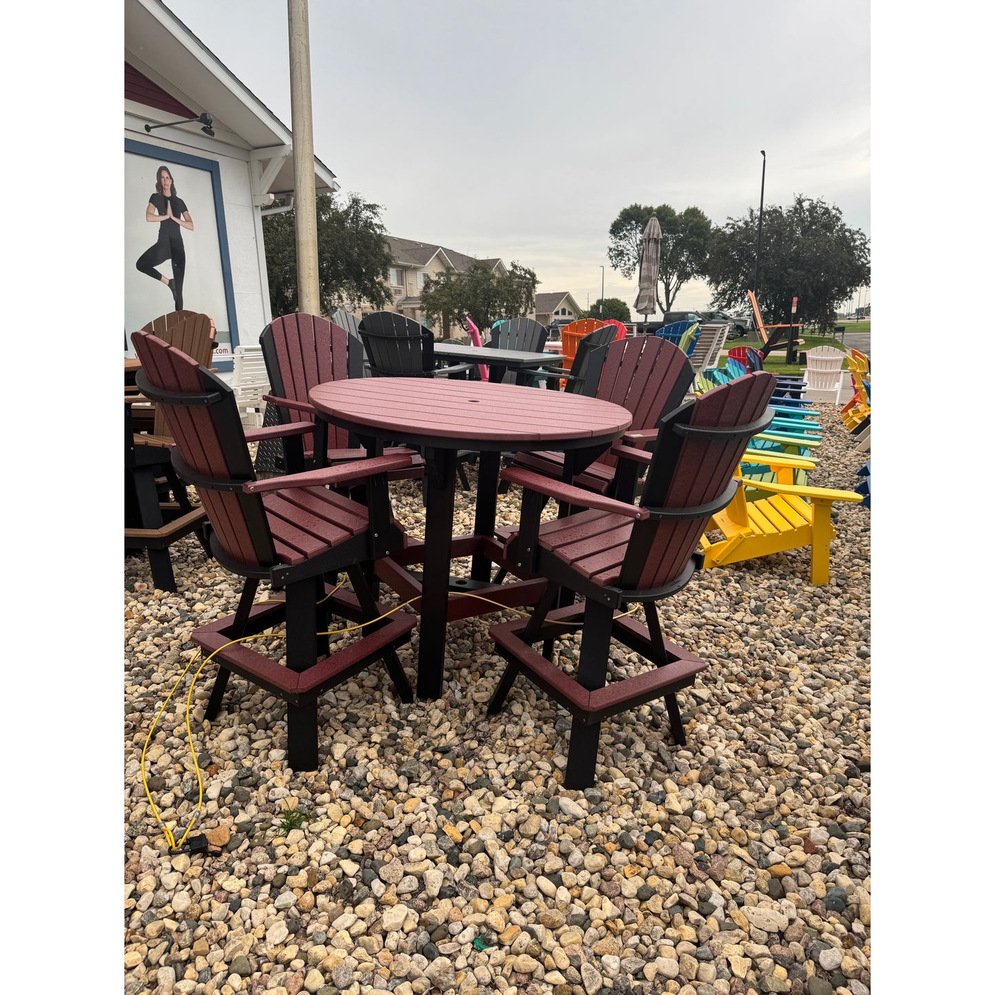 48" Round Counter Table with 4 Classic Counter Swivels in Black and Cherry