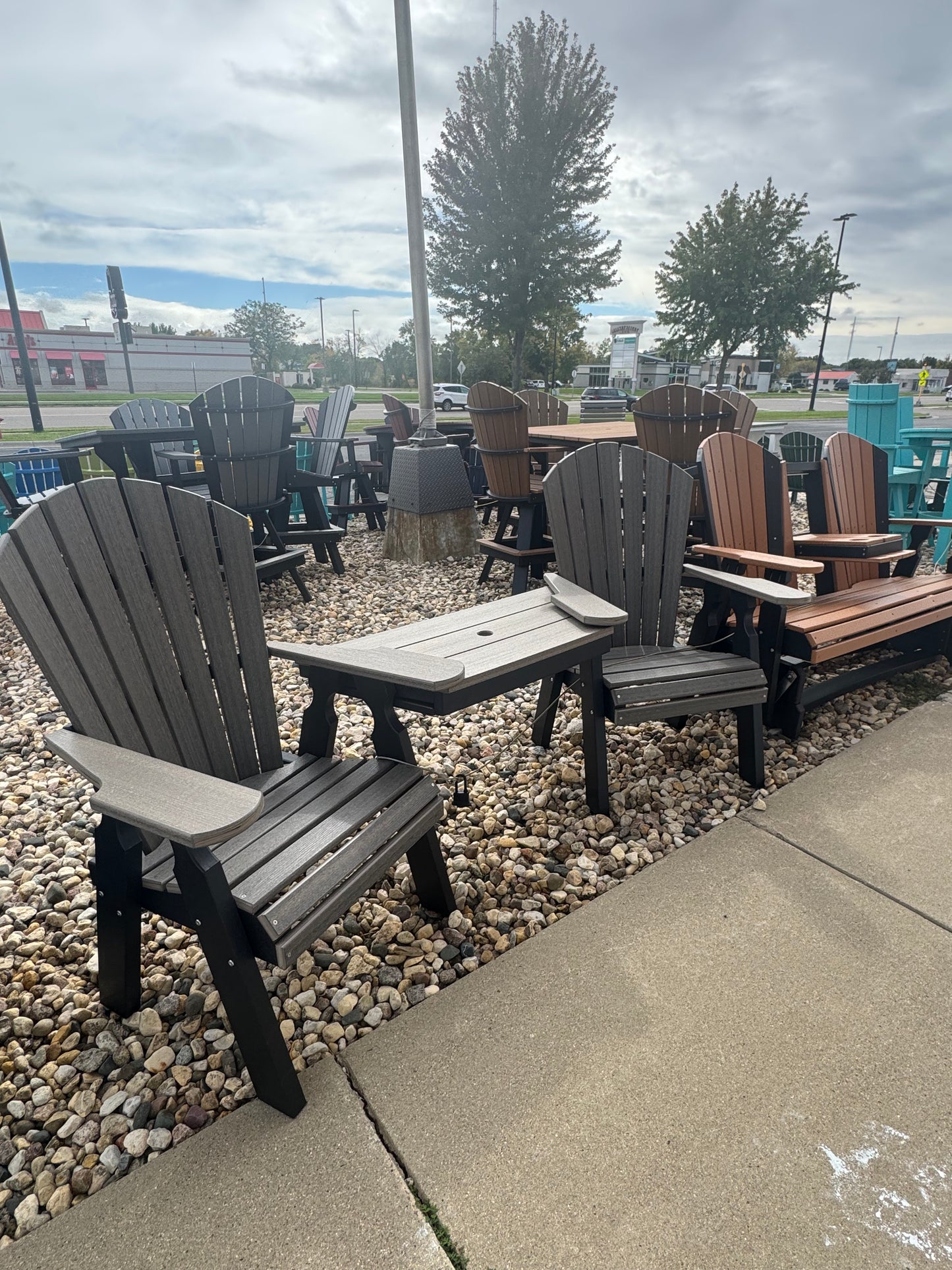 Creekside Classic Tete-A-Tete in Black and Coastal Gray