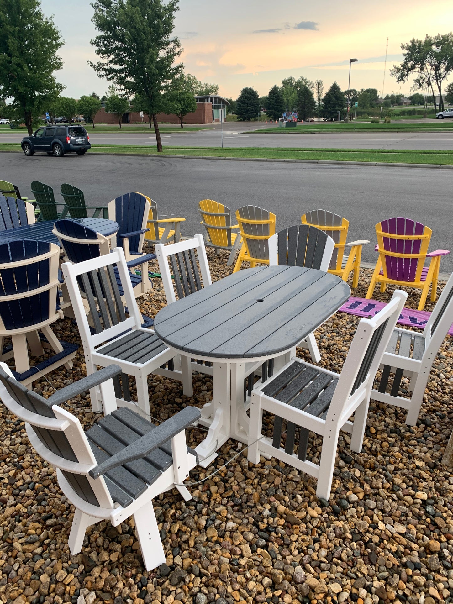 Creekside 5' Oval Counter Table with 4 Swivel Chairs