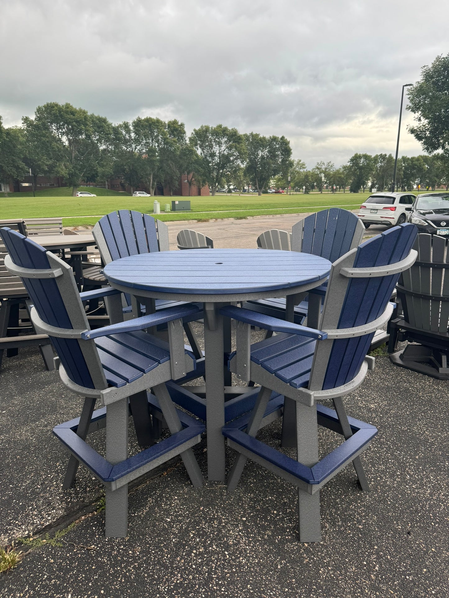 48" Round Bar Table with 4 Classic Swivel Chairs in Dark Gray and Patriot
